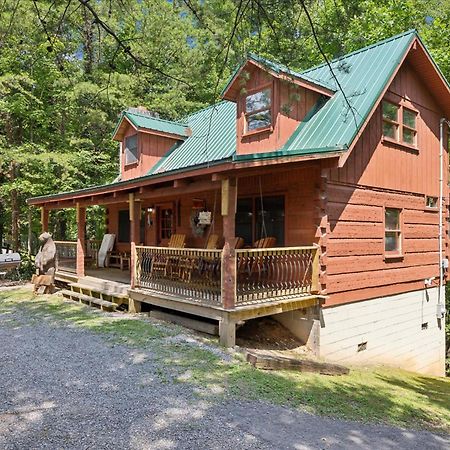 A Charming Cabin, Pool, Firepit, Hot Tub-Jacuzzi 개틀린버그 외부 사진