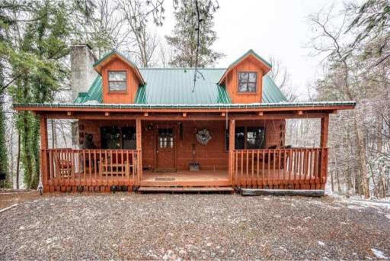 A Charming Cabin, Pool, Firepit, Hot Tub-Jacuzzi 개틀린버그 외부 사진