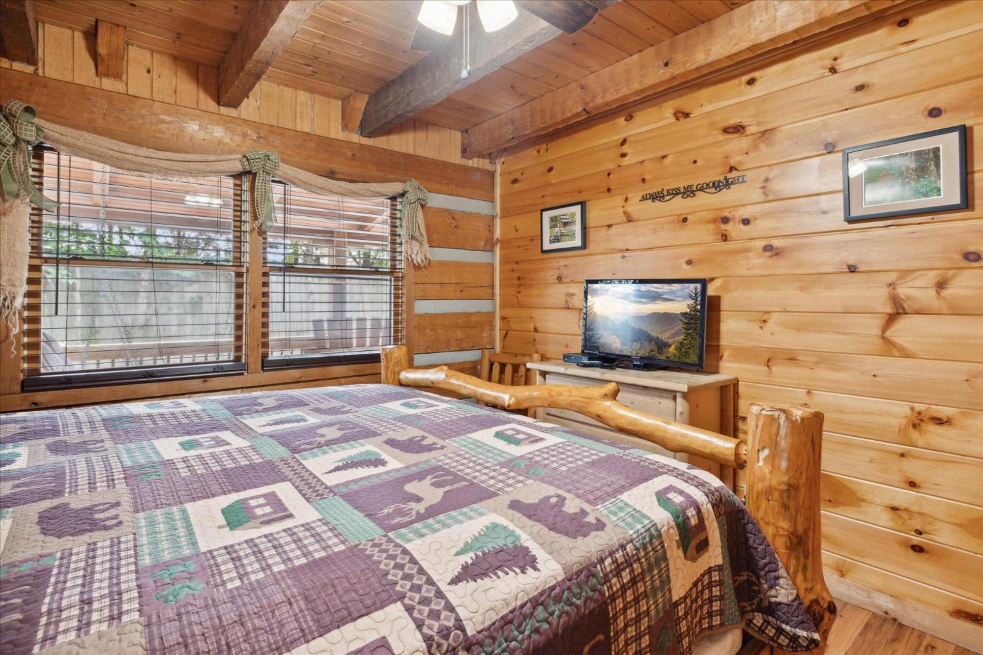 A Charming Cabin, Pool, Firepit, Hot Tub-Jacuzzi 개틀린버그 외부 사진
