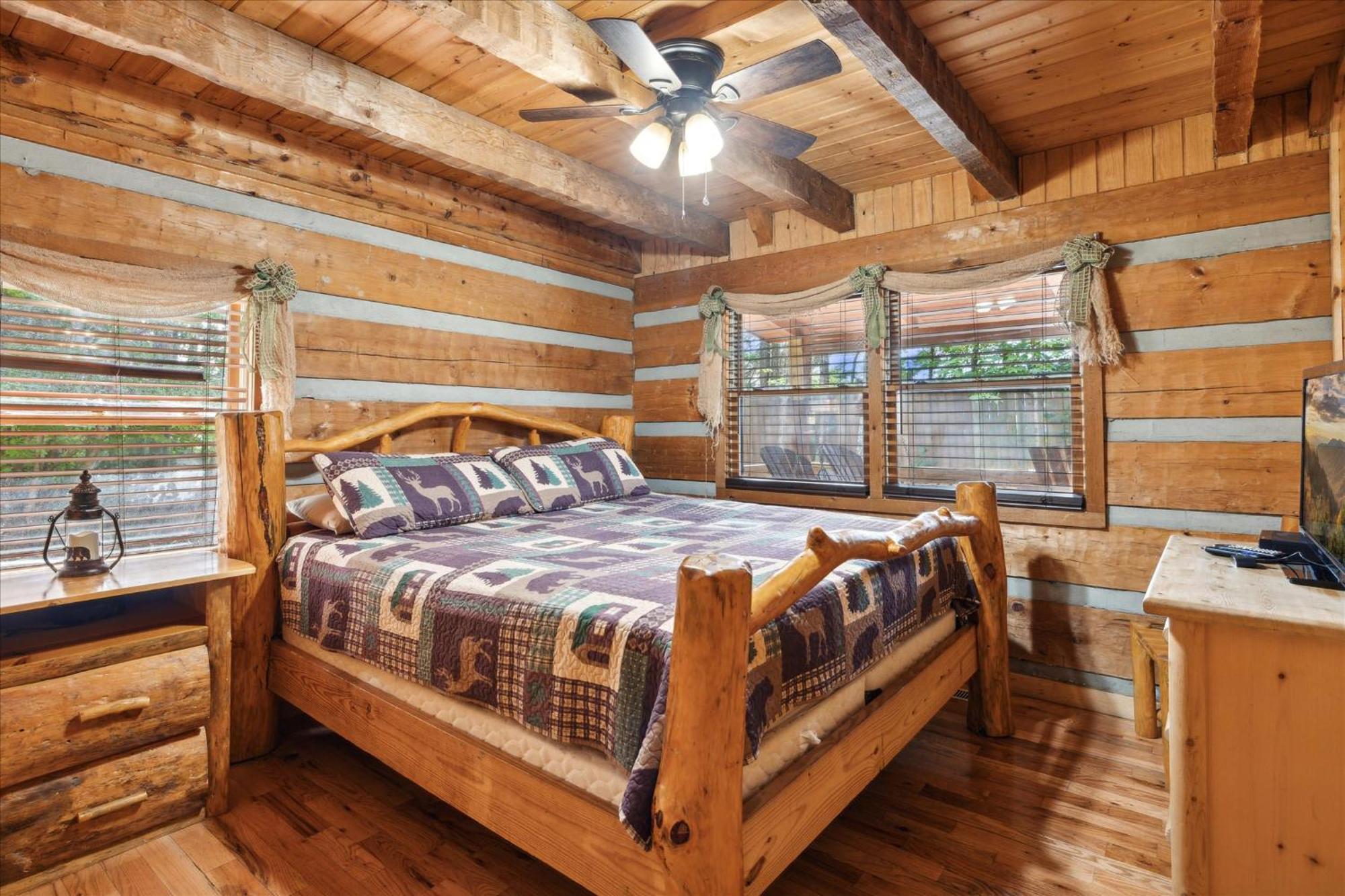 A Charming Cabin, Pool, Firepit, Hot Tub-Jacuzzi 개틀린버그 외부 사진