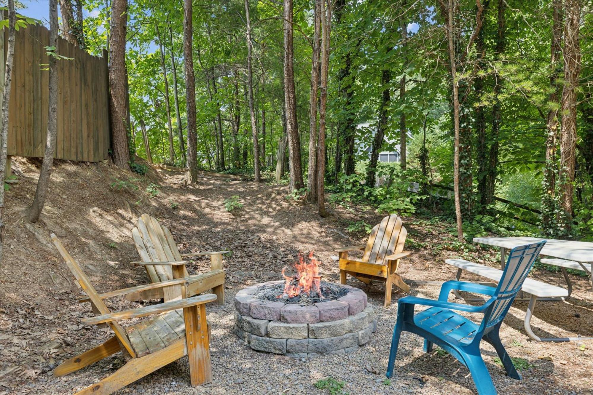 A Charming Cabin, Pool, Firepit, Hot Tub-Jacuzzi 개틀린버그 외부 사진